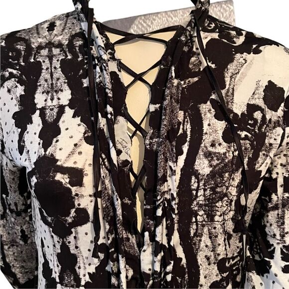 Just Cavalli Lace Up Top Size IT 46 but small cut (would fit Medium) - Picture 2 of 8